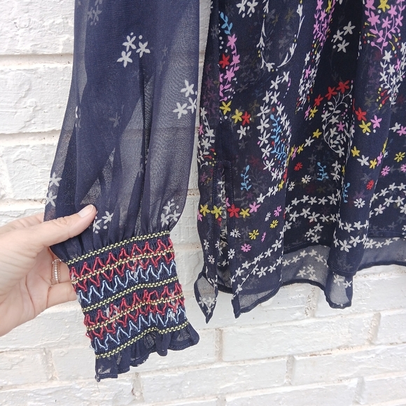 Cabi Enjoy Blouse Floral Sheer Medium Navy Floral - Picture 5 of 10